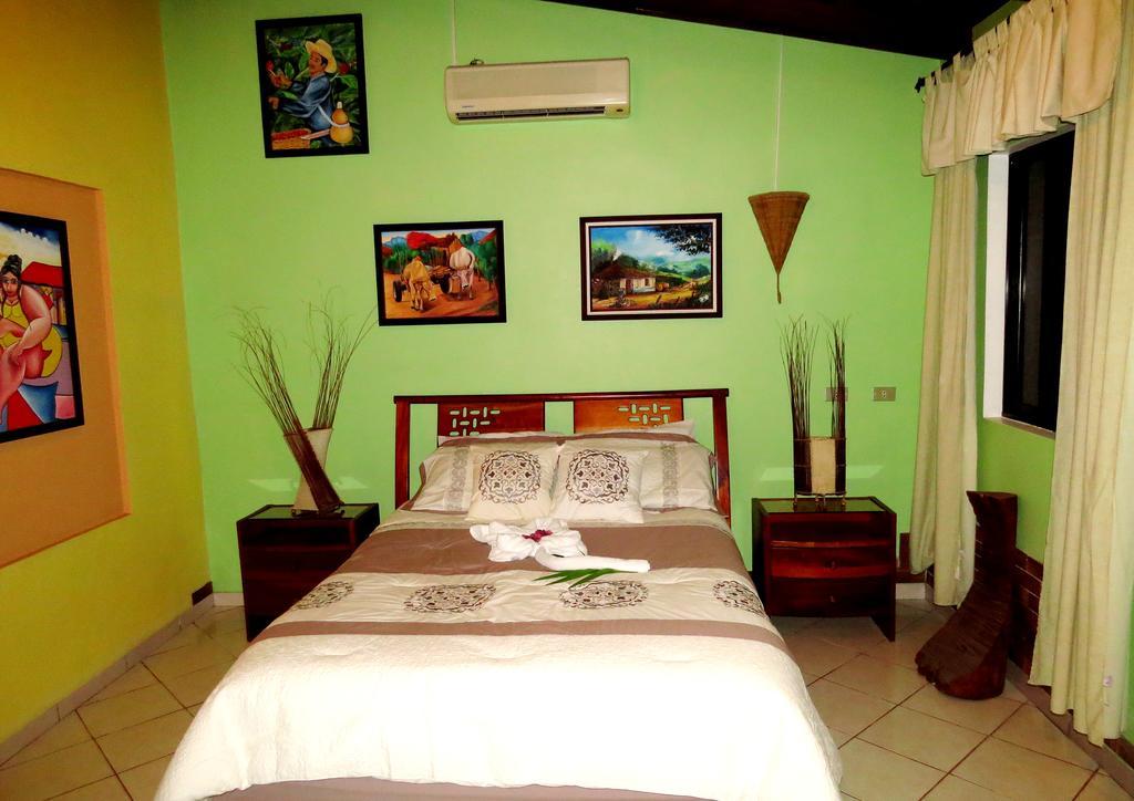 Hotel Vagabondo La Fortuna ภายนอก รูปภาพ