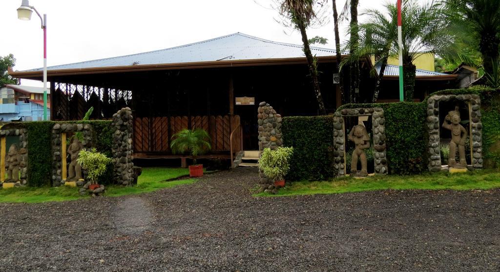 Hotel Vagabondo La Fortuna ภายนอก รูปภาพ