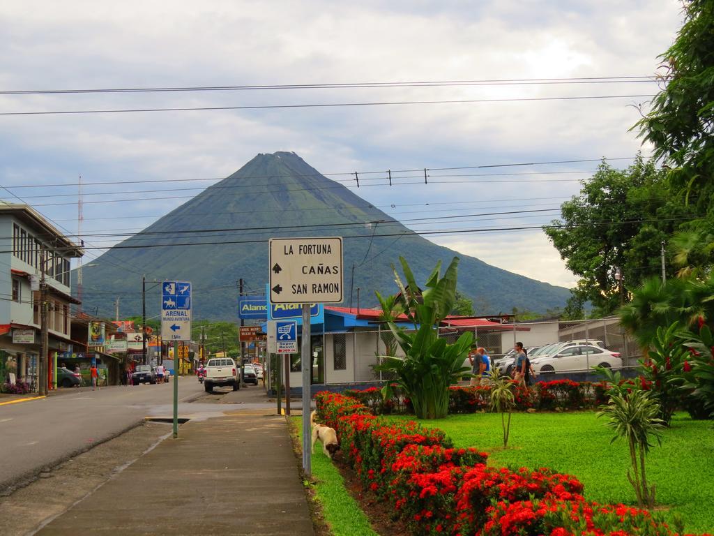 Hotel Vagabondo La Fortuna ภายนอก รูปภาพ