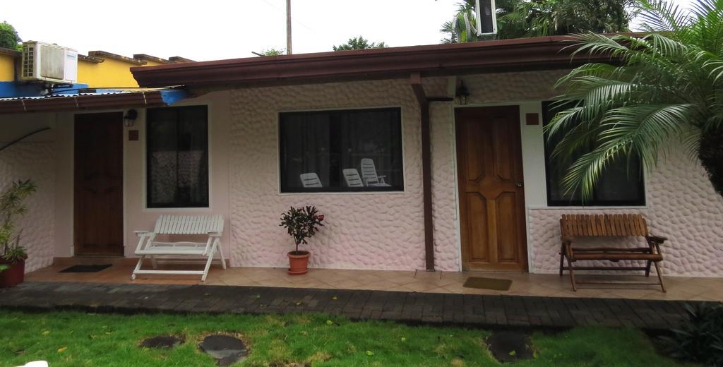 Hotel Vagabondo La Fortuna ภายนอก รูปภาพ