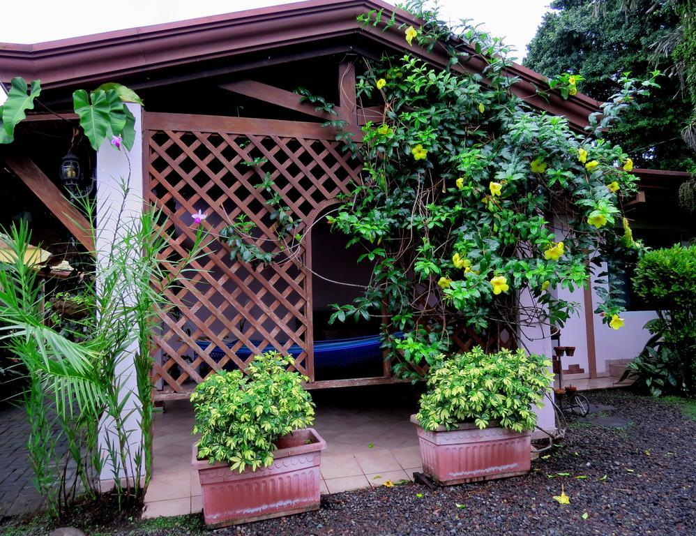 Hotel Vagabondo La Fortuna ภายนอก รูปภาพ