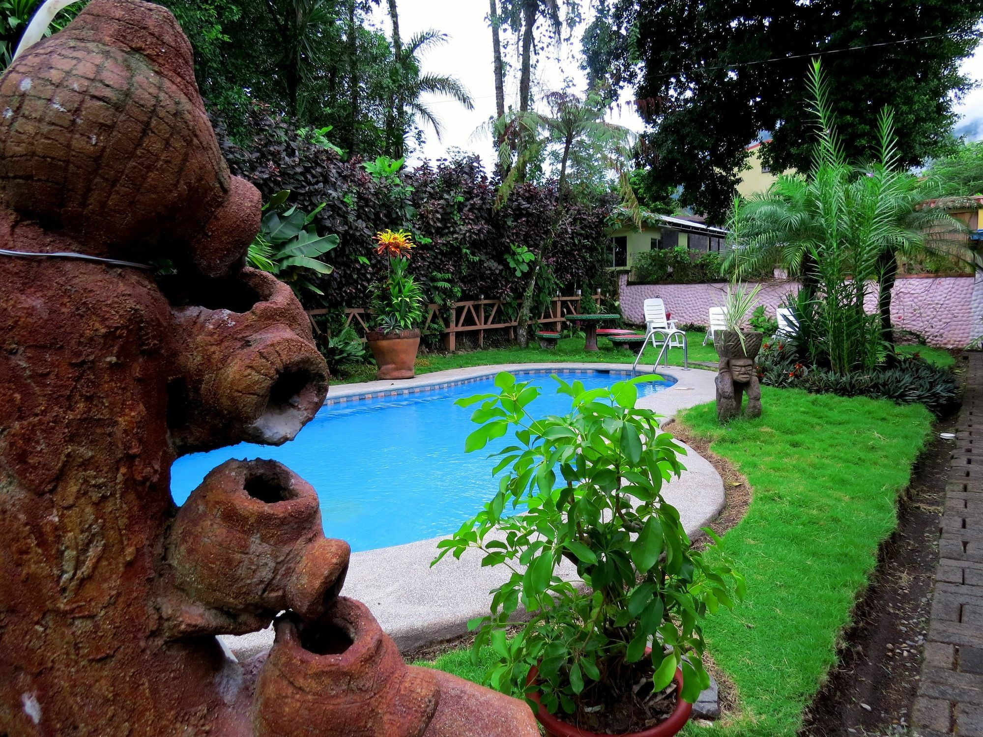 Hotel Vagabondo La Fortuna ภายนอก รูปภาพ